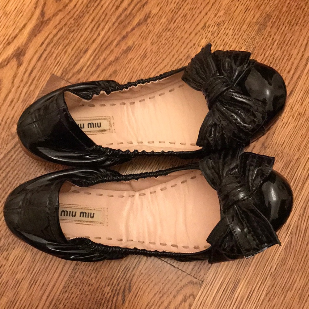 Miu Miu Black Patent Bow Scrunch